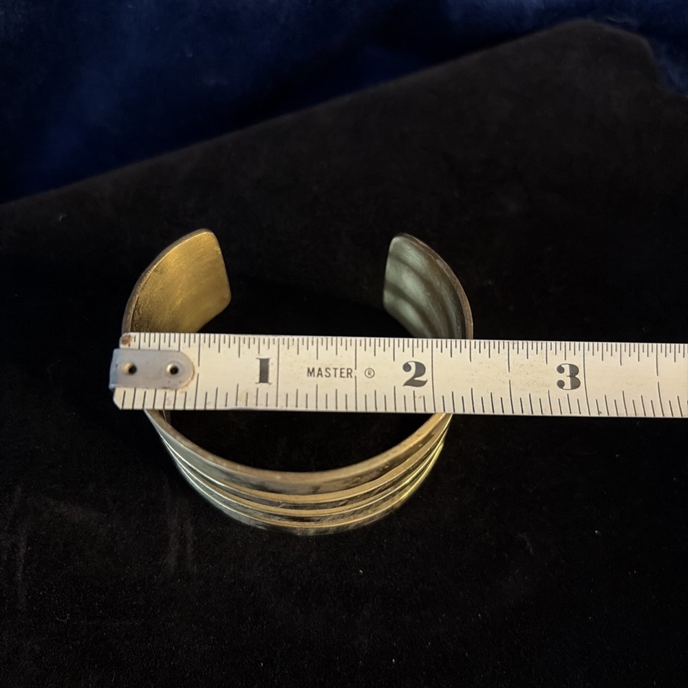 Rustic Cuff Gold Tone Multi-Band Cutout Cuff & Textured Leaf Bangle Sold As Pair - Picture 11 of 13